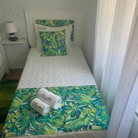 Quarto em Acomodações Particulares Moradia Ricardo - *