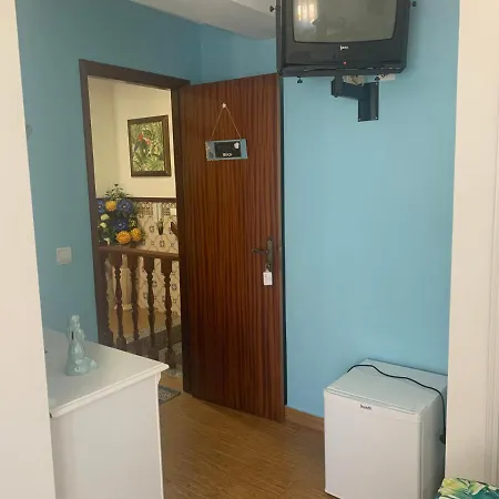 Quarto em Acomodações Particulares Moradia Ricardo - *